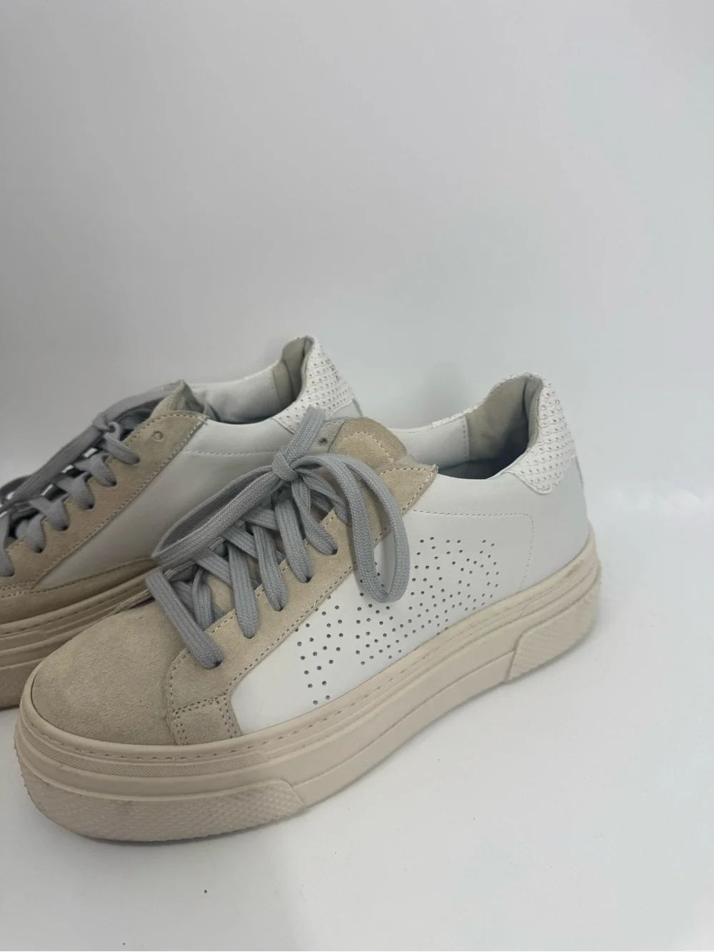P448 Womens Beige Suede Platform Sneakers Cream Leather Lace Up Low Top Size 39